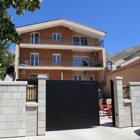 Mango Apartments Требинье Экстерьер фото