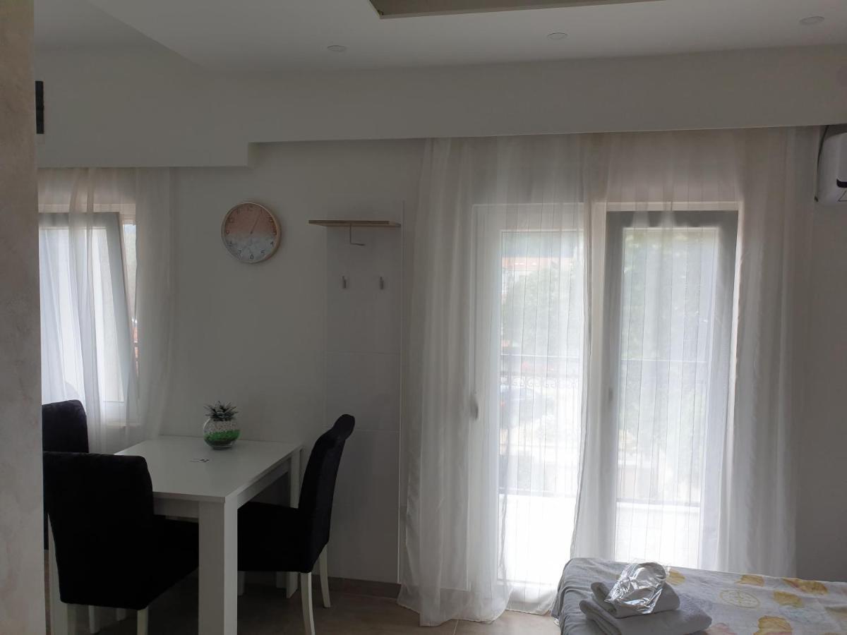 Mango Apartments Требинье Экстерьер фото