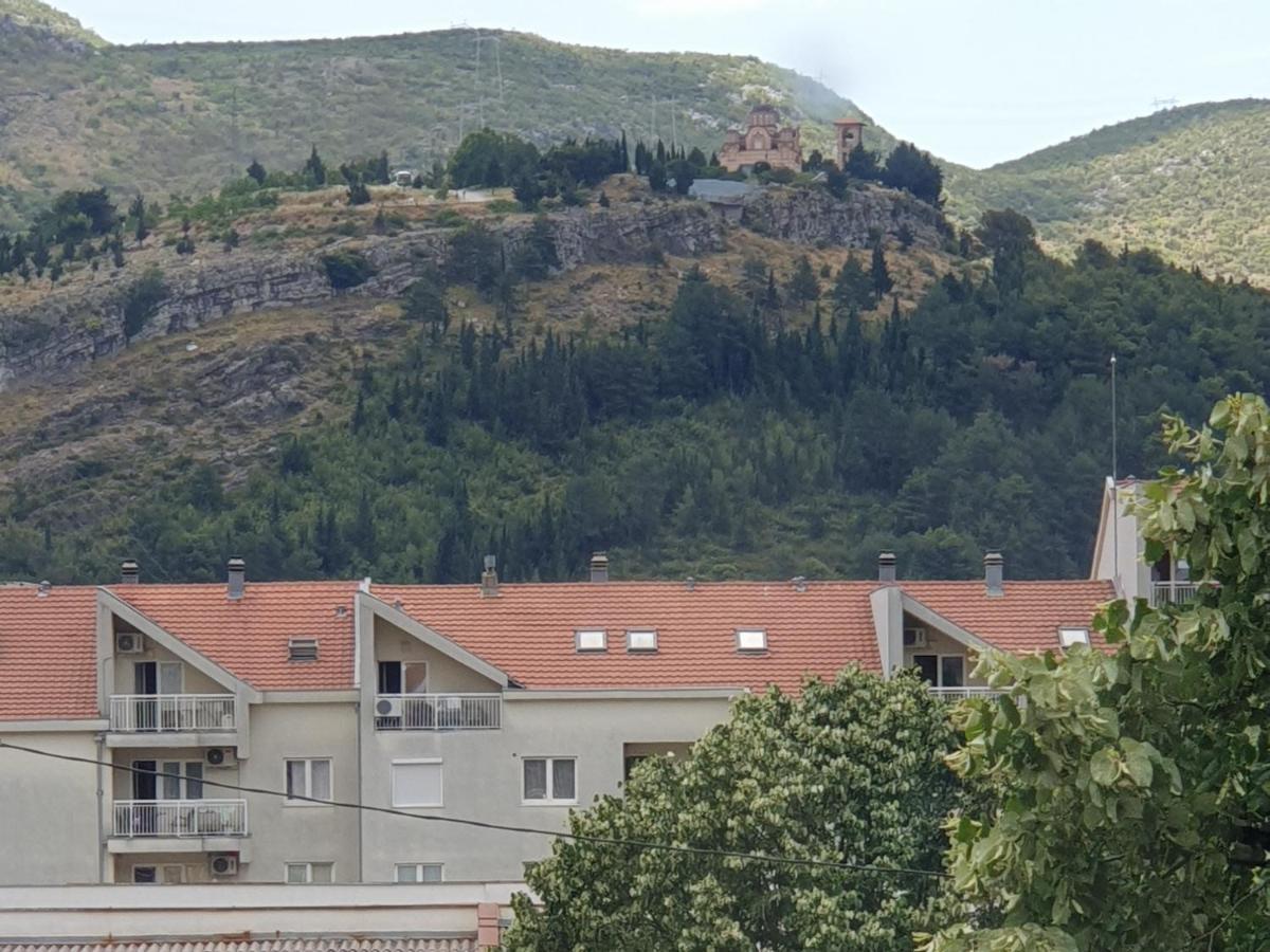Mango Apartments Требинье Экстерьер фото