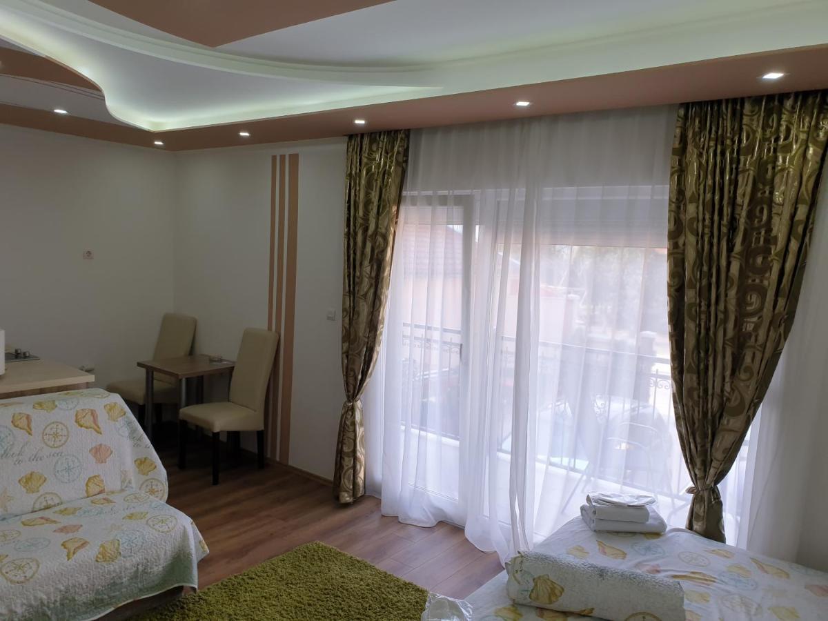 Mango Apartments Требинье Экстерьер фото