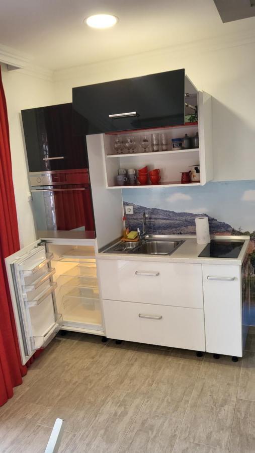 Mango Apartments Требинье Экстерьер фото