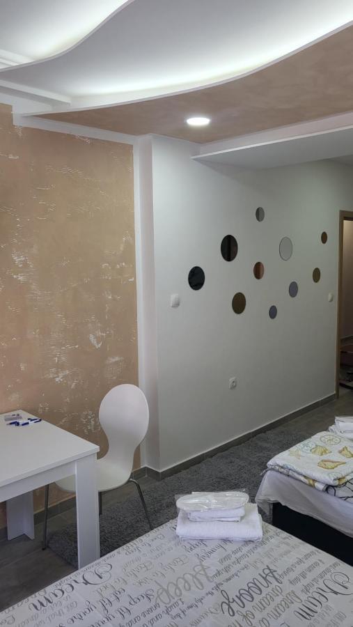Mango Apartments Требинье Экстерьер фото