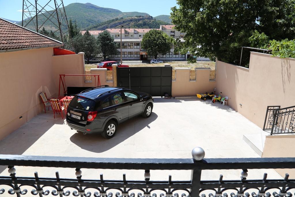 Mango Apartments Требинье Экстерьер фото