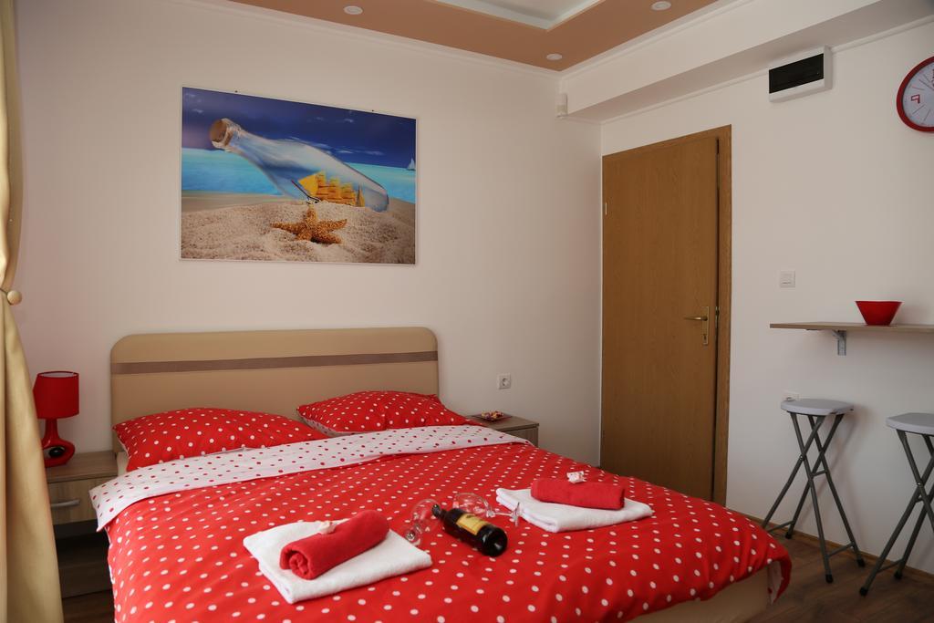 Mango Apartments Требинье Экстерьер фото