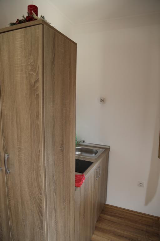 Mango Apartments Требинье Экстерьер фото