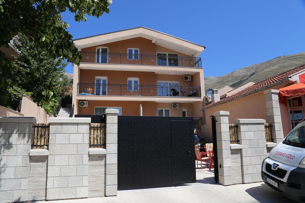 Mango Apartments Требинье Экстерьер фото
