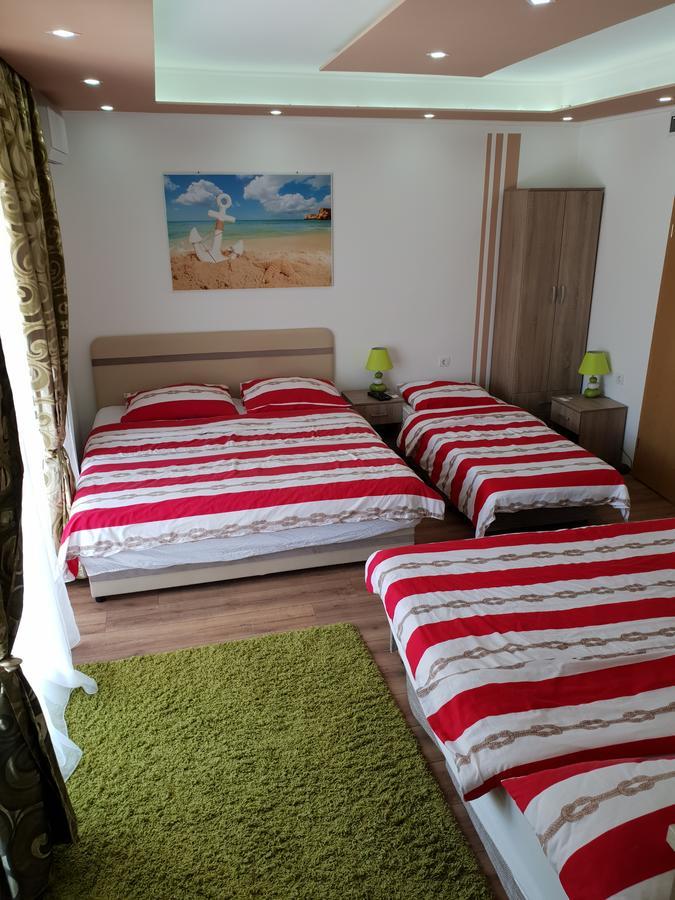 Mango Apartments Требинье Экстерьер фото