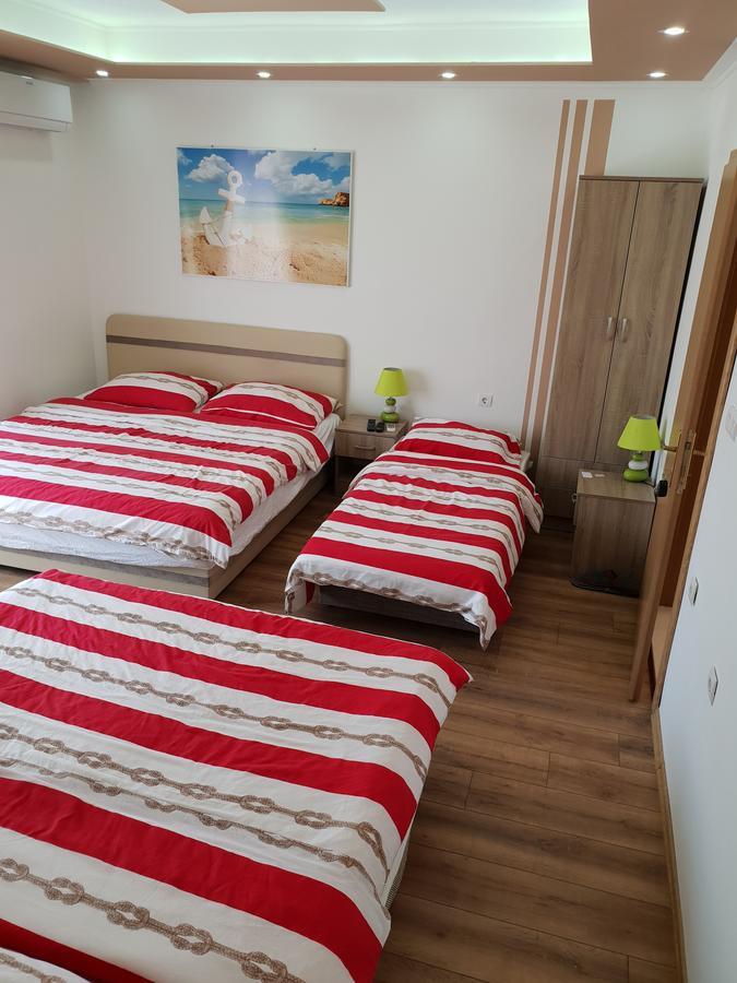 Mango Apartments Требинье Экстерьер фото