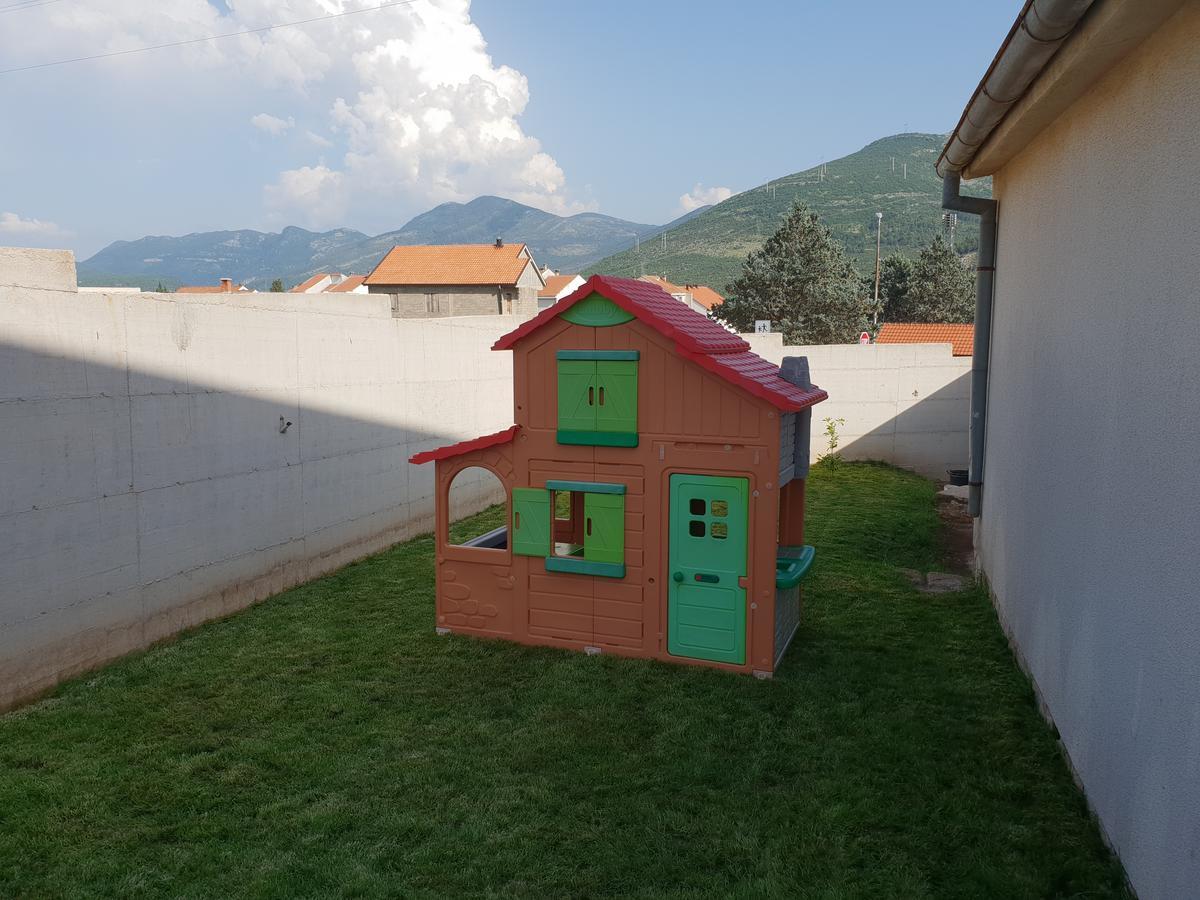 Mango Apartments Требинье Экстерьер фото