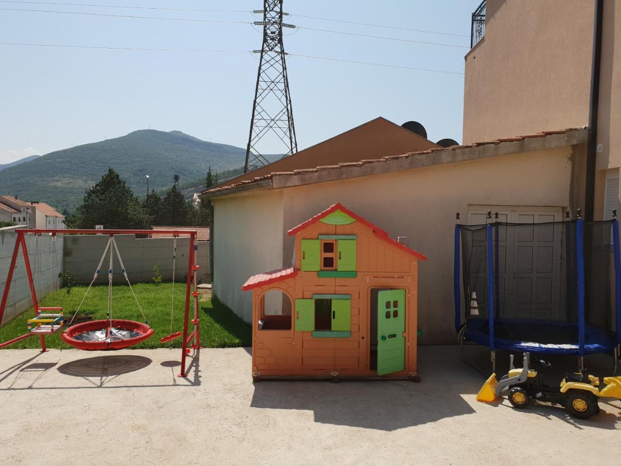 Mango Apartments Требинье Экстерьер фото