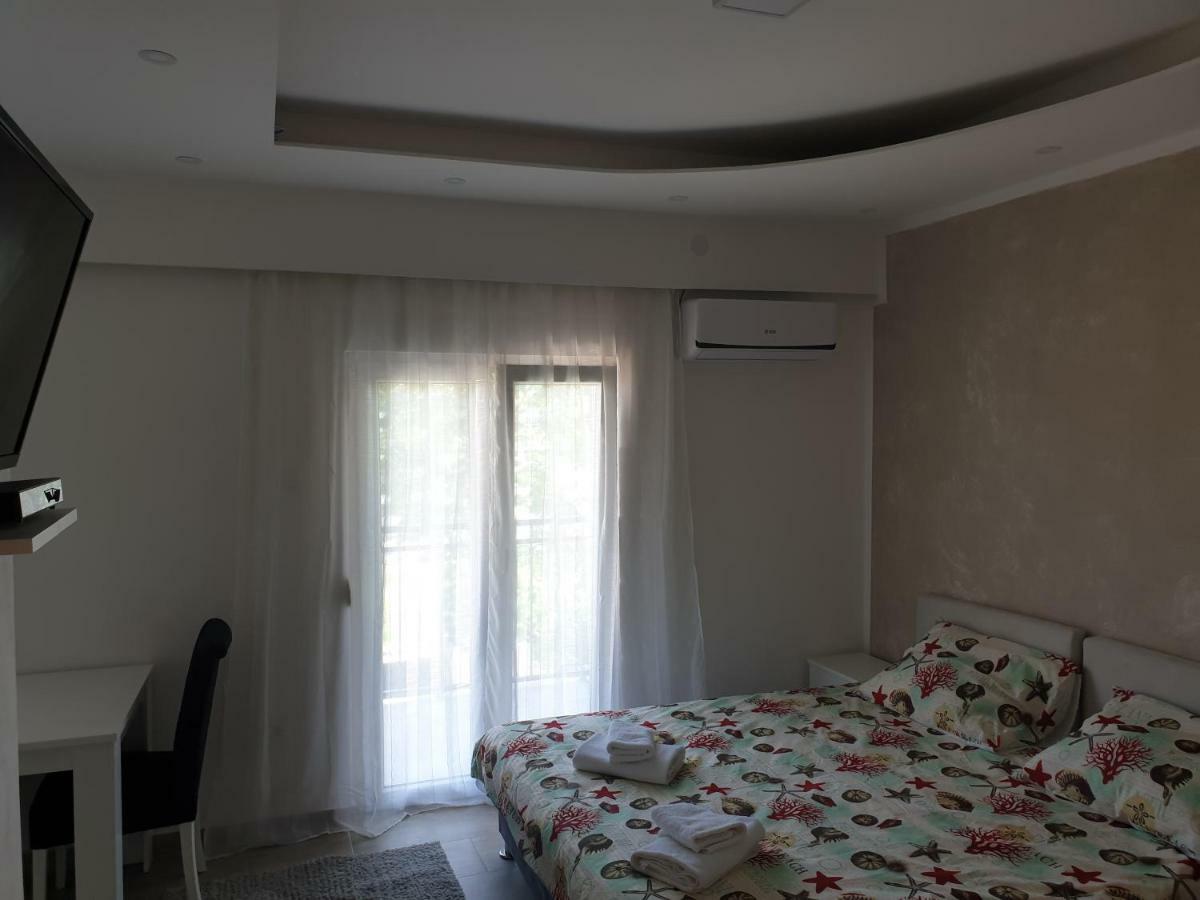 Mango Apartments Требинье Экстерьер фото