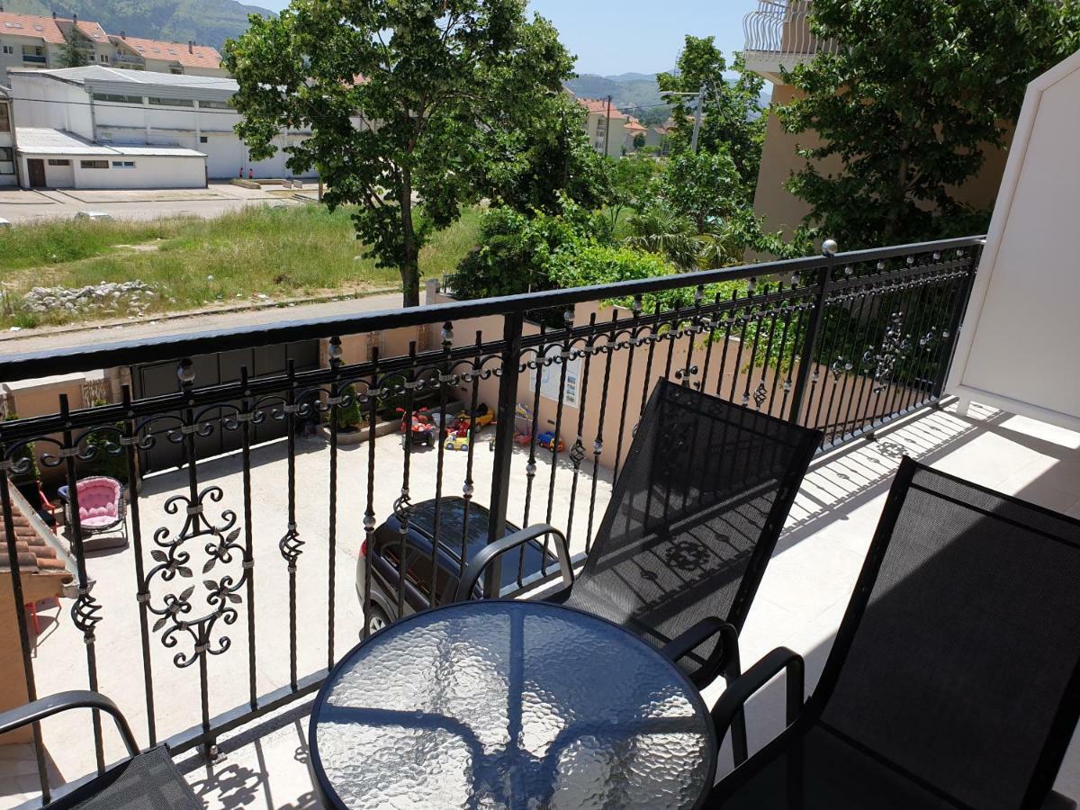 Mango Apartments Требинье Экстерьер фото